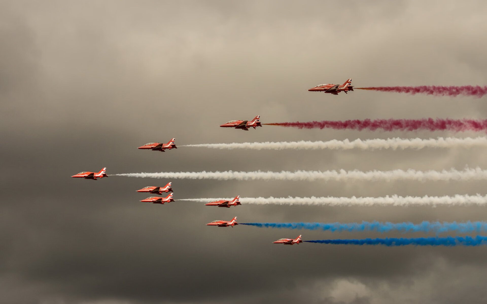 蓝色幽灵鏖战红色帝国，佩雷兹于乱局中写下新传奇