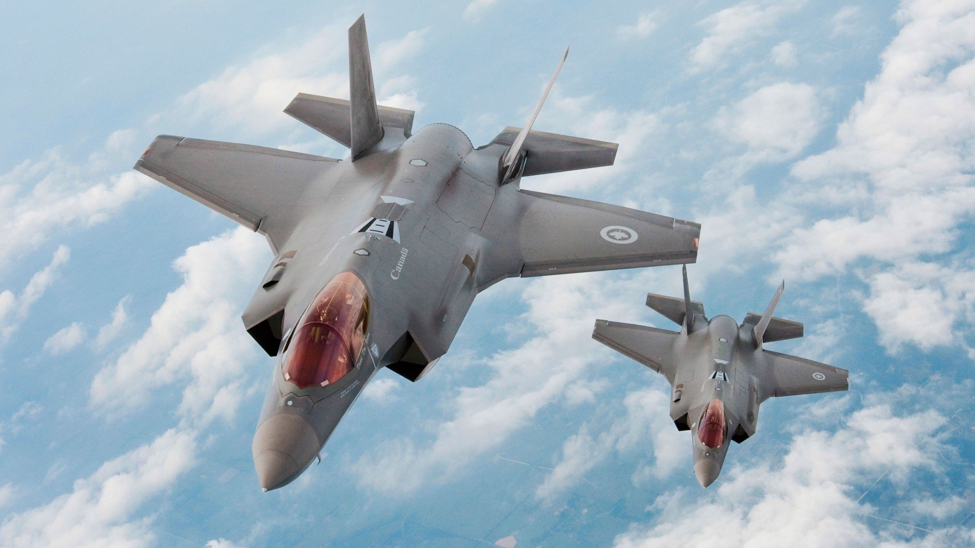 德甲争冠战之夜，特奥一人点亮安联，存在感拉满的隐形主角