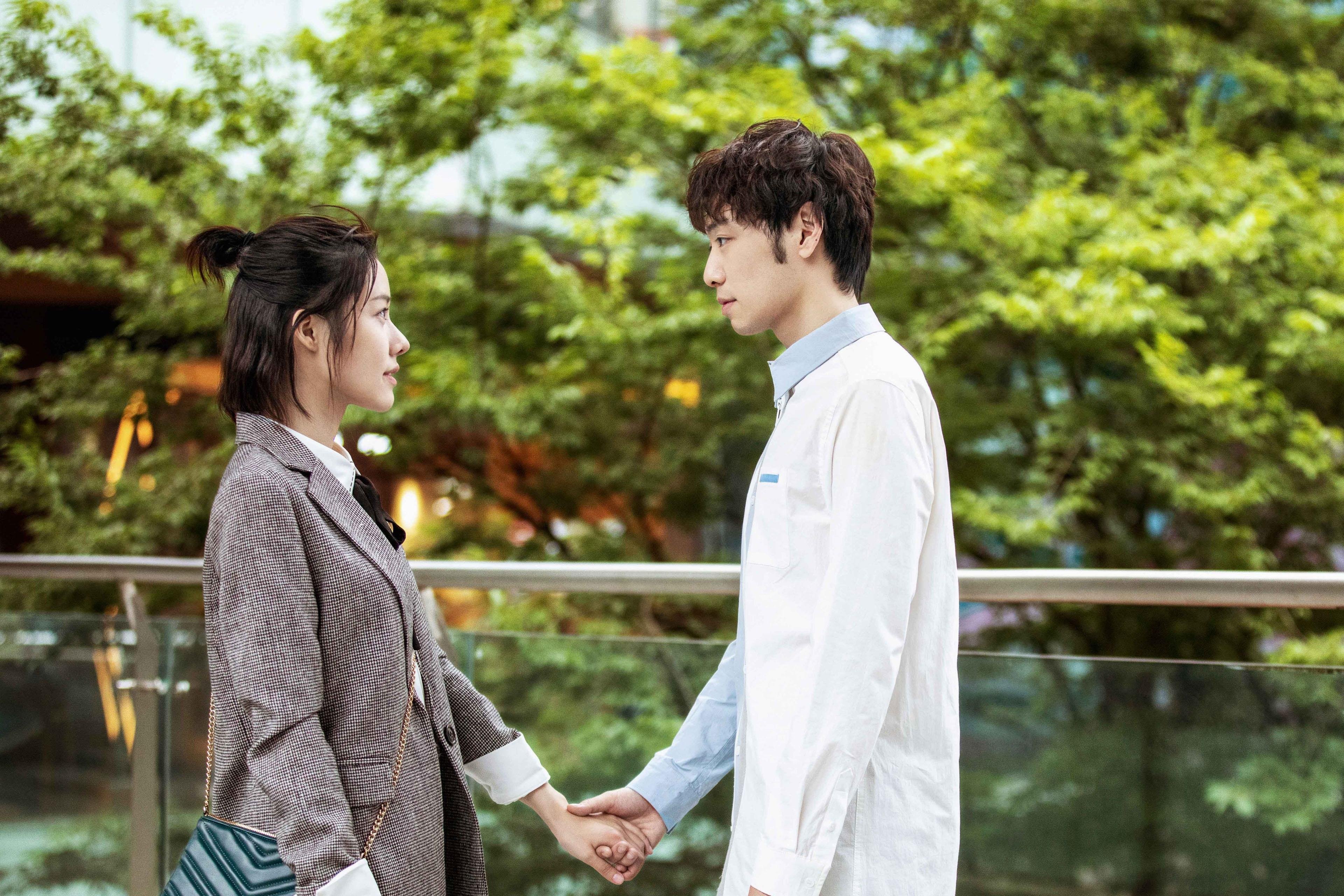 球场双星闪耀，传球艺术串联东西赛场